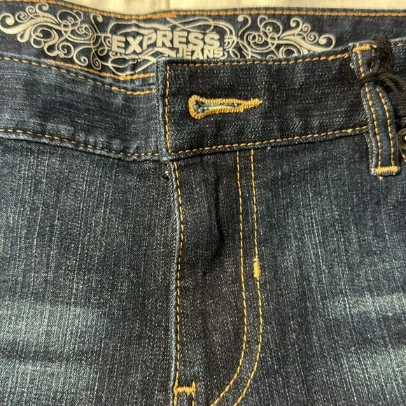 Express jeans  shorts new with tag size 10 - Picture 3 of 9